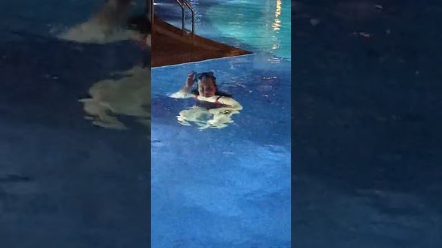 ну все. бассейн и СПАТЬ смотреть онлайн