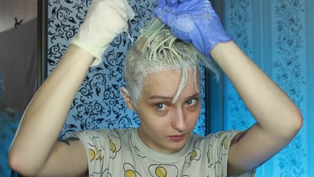 СТРИГУ и КРАШУ свои ВОЛОСЫ в розовый и голубой ДОМА (а еще брови) смотреть онлайн
