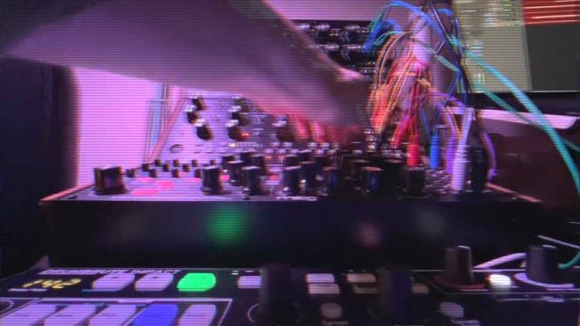 Shut Up and Techno with the Moog Sound Studio (DFAM, Mother-32, Subharmonicon) смотреть онлайн