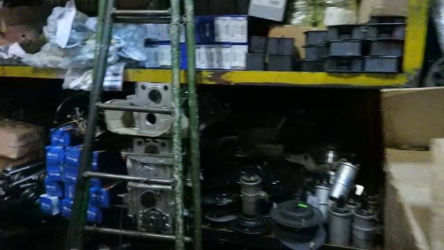 Склад Советских автозапчастей на Москвичи (401, 407, 412, 2125, 2140, 2141 смотреть онлайн