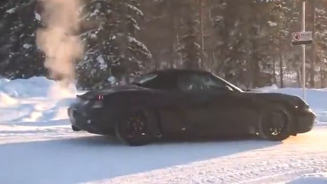 Кабриолет Porsche Boxster проходит тестирование в "холодах" смотреть онлайн