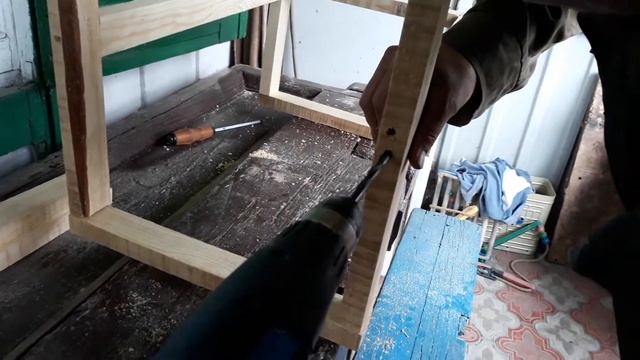 Табурет для работы с виноградником смотреть онлайн