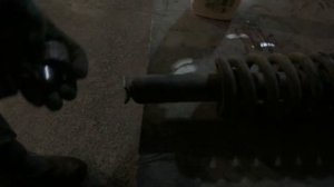 Замена сайлентблоков в передних стойках Toyota Hilux 185 кузов.