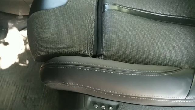 Восстановили салон своего любимого Пыжика 3008, ох уж эта эко-кожа.. смотреть онлайн