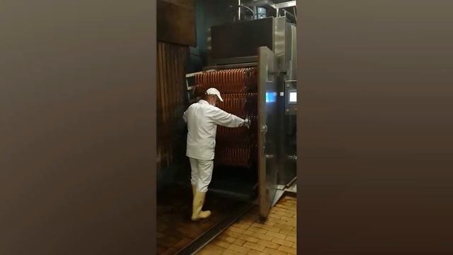 Видео работы варочно-коптильной камеры RIBON от монтажа до первой продукции. смотреть онлайн