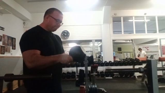 упражнение с гирей 24 кг для мышц предплечья.