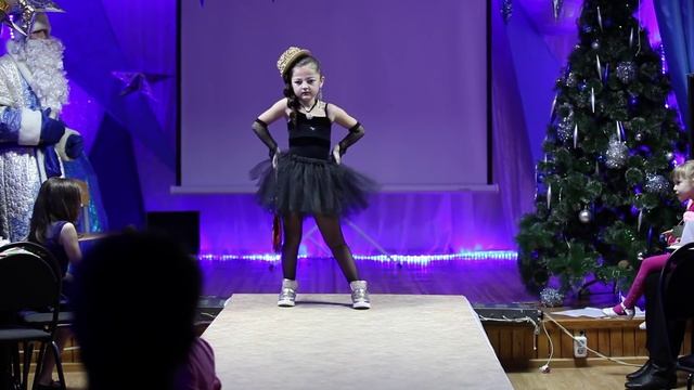 Fashion показ от магазина "Центро" г. Геленджик смотреть онлайн