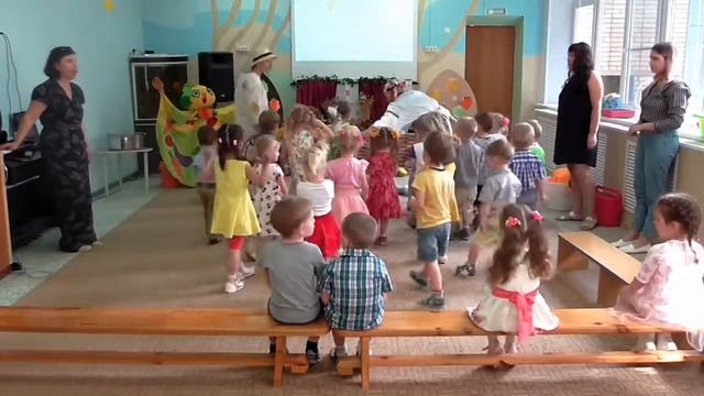 Осенний праздник петушки смотреть онлайн