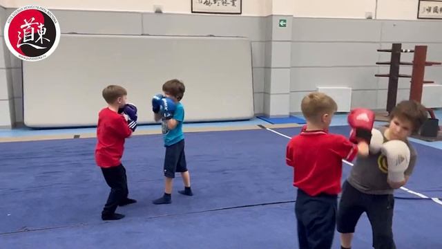 Тренировочные будни в ушу-саньда. Юные бойцы  #EastWay #SorokinTeam #ПутьВостока