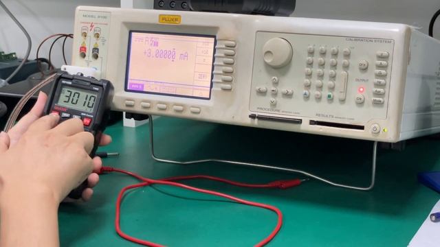 GVDA Test comparison Digital Multimter Auto Range GD106B VS FLUKE 9100 multi-function calibrator смотреть онлайн