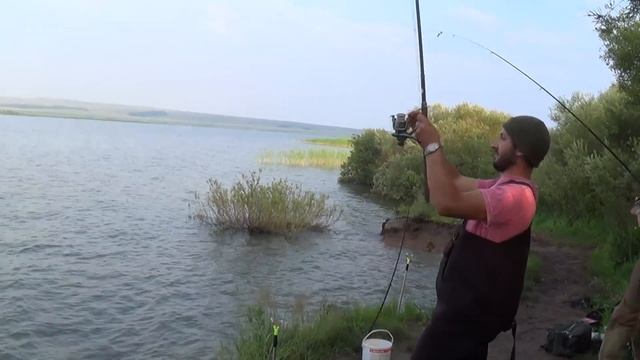 Рыбалка летом на Судака и Щуку на Водохранилище живец, нарезка.Часть 1 смотреть онлайн