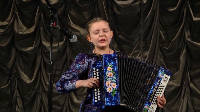 Динара Вдовина с песней "Вы любите гармонь!" смотреть онлайн