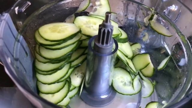 ? 2: CHOPPING CUCUMBER ? in Kenwood FDP301 Multi-Pro Compact Food Processor смотреть онлайн