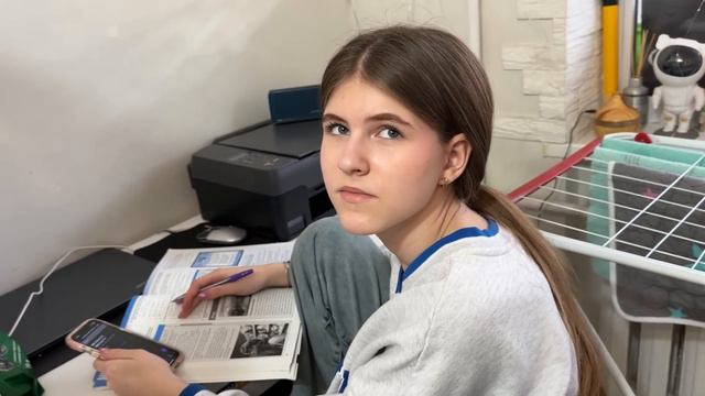 Подготовка к клиенту на маникюр. Завтрак от Киры. ДОЖИЛАСЬ! Дочку тошнит от меня. смотреть онлайн