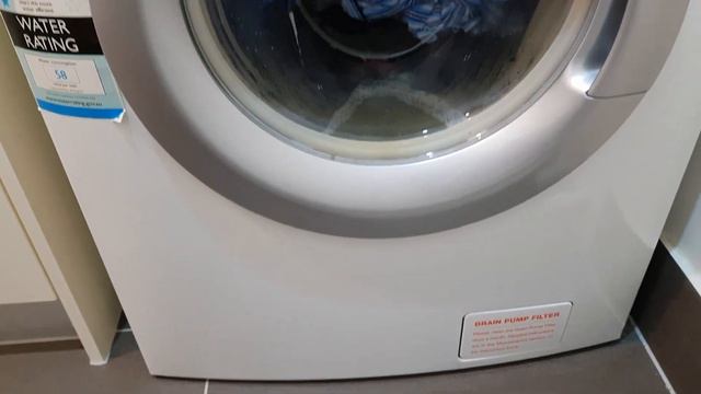 Electrolux washing machine 7k front loader EWF1074 in operation смотреть онлайн
