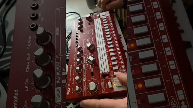 Analog vaccination Part 9 - Behringer RD6 Solo Jam смотреть онлайн