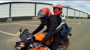 Как ездить с пассажиром на мотоцикле. Как на мотоцикле ехать пассажиру.