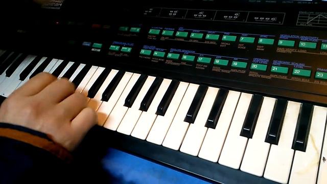 YAMAHA DX 100 (Serbian folk style of playing) смотреть онлайн