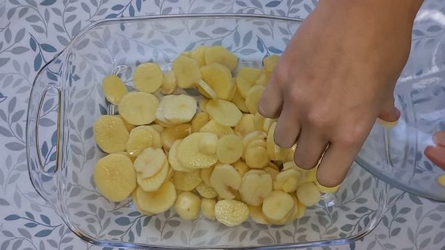Это так сочно!!Просто,но семья обожает!Мясо по французски.Запеканка.Кулинария@user-wv6vr2zm3f смотреть онлайн