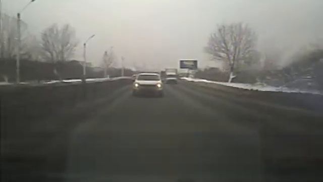 Видео с аля штатного видеорегитсратора задняя камера Chevrolet Cruze день смотреть онлайн
