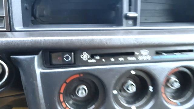 Mercedes W201 190E Center Console Removal | Mercedes W201 190E Orta Konsol Sökme [4K]