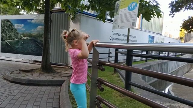 0+ Злата в Московском ЗООПАРКЕ Moscow ZOO Видео для детей Vlog for kids 0+ смотреть онлайн