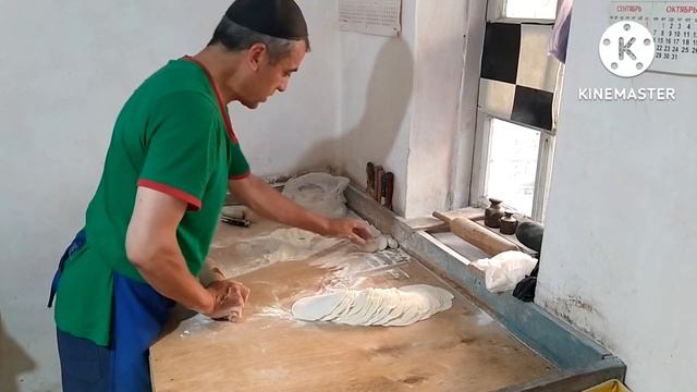 САМСА( Samosa ) в Каттакургане ! Готовят по старинке на углях. Гайрат Ака СОМСАПАЗ.