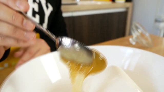 ПРИГОТОВИЛ ОГРОМНЫЙ KINDER МОЛОЧНЫЙ ЛОМТИК смотреть онлайн