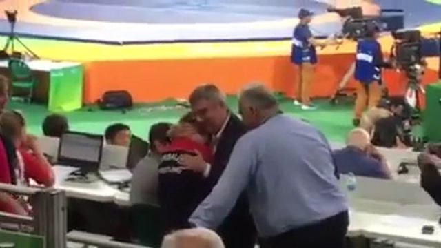 Tomas Bach and Mariya Stadnik смотреть онлайн