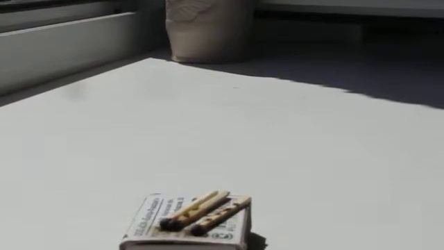 Как разжечь огонь, если вас есть лупа и солнцезащитные очки смотреть онлайн