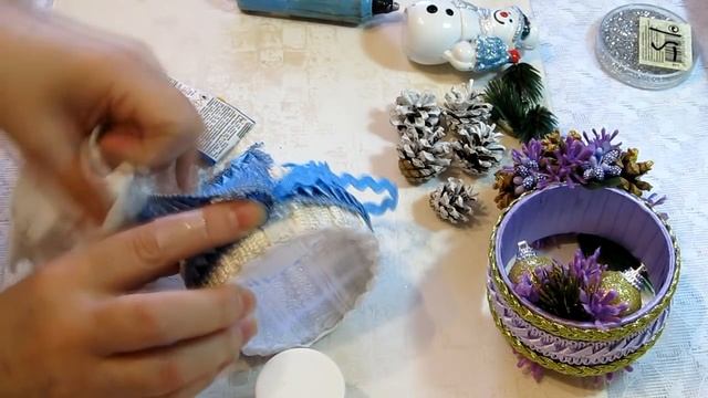 Мастер-Класс. Новогодние игрушки из бобин от скотча №2. Готовимся к Новому году. смотреть онлайн