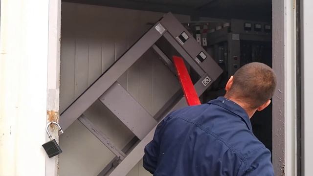 Демонтаж электрооборудования. смотреть онлайн