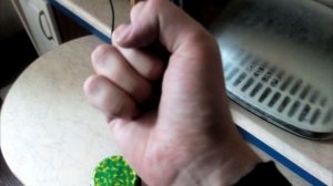 Как легко открыть банку с винтовой крышкой, которая не поддается