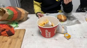 ГАМБУРГЕРЫ , КАРТОШКА ФРИ МУКБАНК  БУРГЕР КИНГ: Burger King ? MCDONALDS