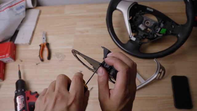 Honda Fit GD3 Gets Aftermarket Steering Wheel MOMO Montecarlo