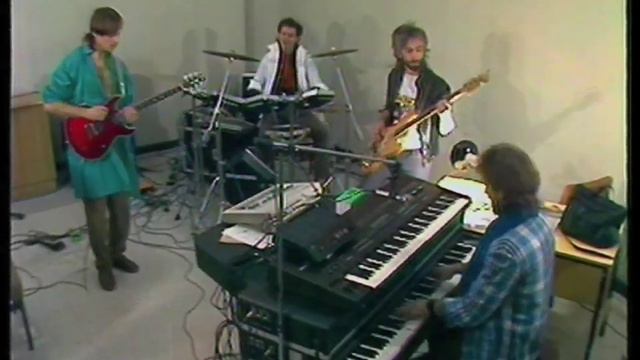 Dzeltenās kurpes смотреть онлайн