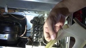 Если холодильник стал шумно работать