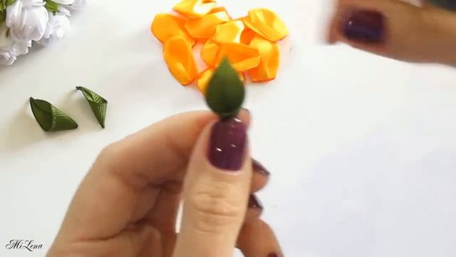 РОЗЫ ИЗ ЛЕНТ, МК / DIY RIBBON ROSES смотреть онлайн