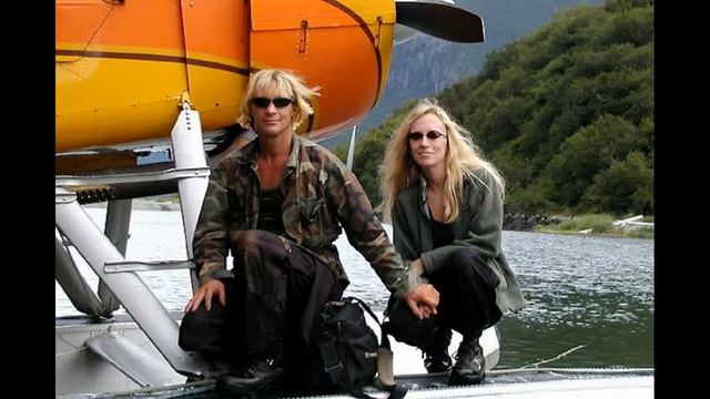 Grizzly Man: Is This The Audio Of Timothy Treadwell Being Eaten Alive By A Bear? смотреть онлайн