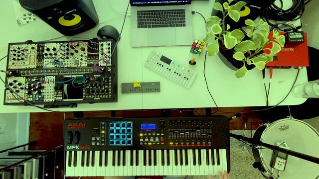 "Warble" - Tape Loops with Strymon's Magneto смотреть онлайн