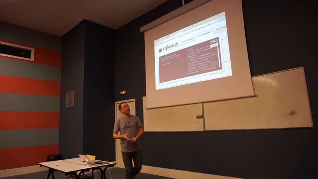 LyonJS #16 - Tour d'horizon de Node.js - Christophe Porteneuve смотреть онлайн