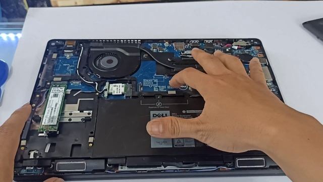 Mời các bạn cùng khám phá bên trong Dell Latitude 5480 | Khả năng nâng cấp, bảo trì, bảo dưỡng. смотреть онлайн