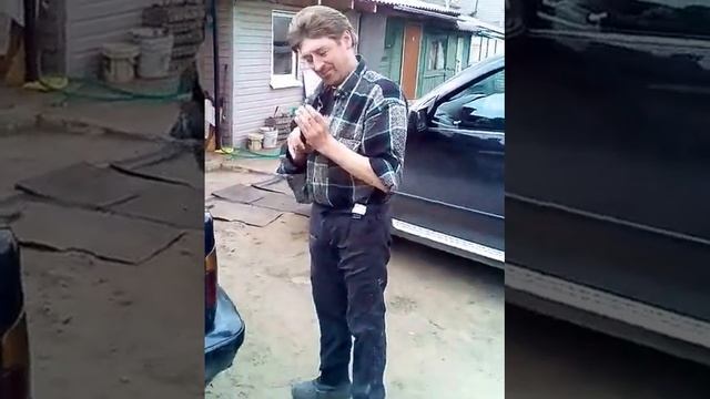 ломкие волосы?лучший шампунь!!!!)Я с БМВ пользуюсь Шампунем номер один!))))наш шампунь)