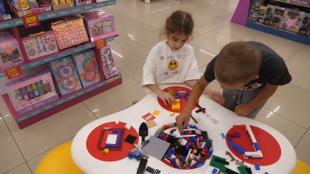 VLOG Следим за Костей. Куда он поехал смотреть онлайн