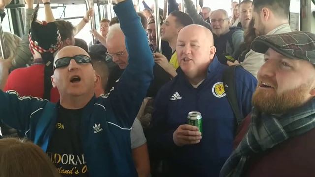 Tartan army in Venice airport смотреть онлайн
