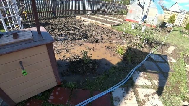 6 соток 5 мая 2021 год. Посадили лук севок, раннюю капусту и баклажаны. смотреть онлайн