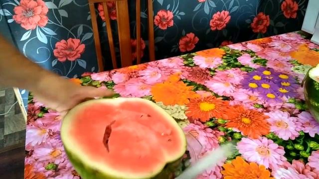 КАК НАРЕЗАТЬ АРБУЗ ПРАВИЛЬНО? смотреть онлайн