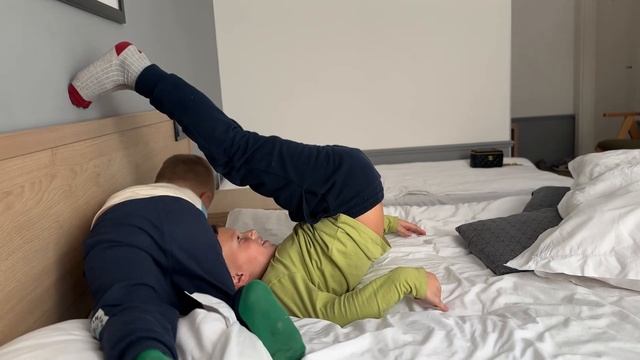 Новая косметика / Гуляем по новым местам смотреть онлайн