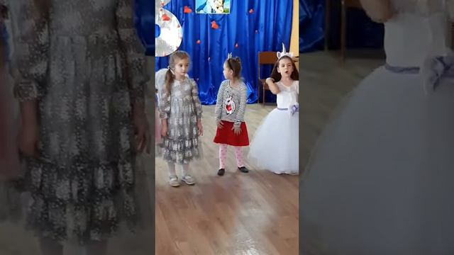 Утриник честь 8 марта смотреть онлайн