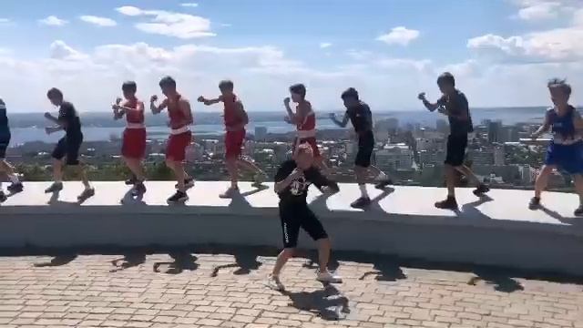 Саратовские спортсмены боксировали с тенью для международного флешмоба смотреть онлайн